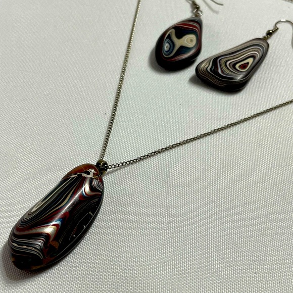 Unique clay pendant necklace & earring set great condition - Picture 1 of 9